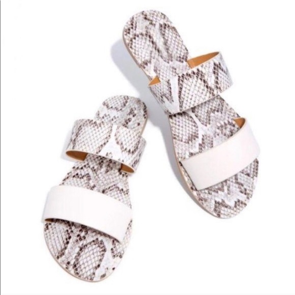 Snake Print Double Strap Sandals 💕 - Picture 2 of 6